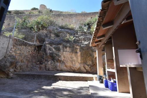 Chulilla House | La Muralla Del Castillo