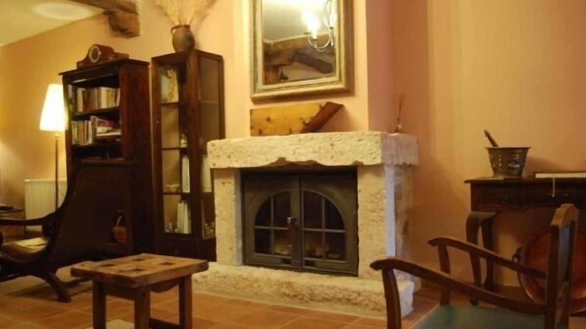 Romancos Cottage | La Noguera de Socasa for 14 people