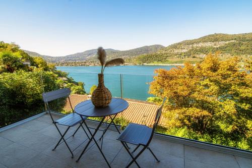 Montagnola Apartment | La Palma 1 by Quokka 360 - modern panoramic lake view flat