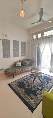 Sualkuchi Apartment | La Paloma