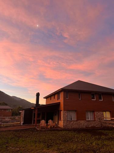 San Carlos de Bariloche House | La Pampita en Villa Arelaquen Casa M14