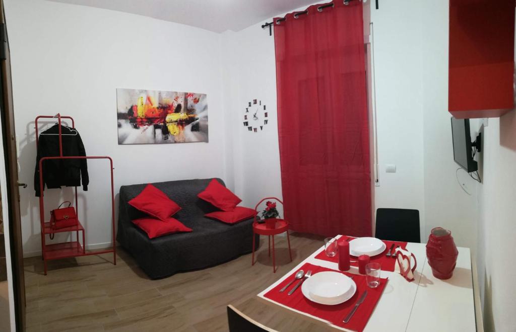 Zona XXXIII Acilia Sud Apartment | LA PECORA NERA