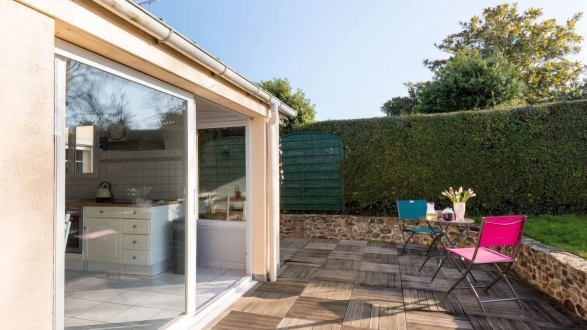 Gouville-sur-Mer House | La peite maison by Interhome