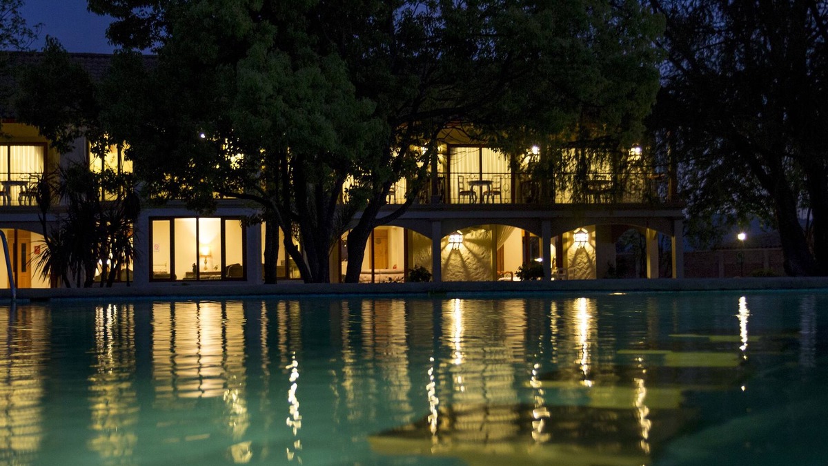 Santa Cruz Hotel | La Perla Hotel