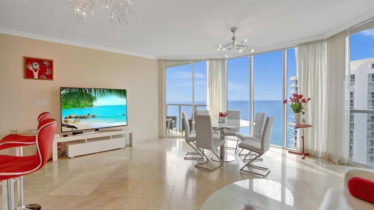 Sunny Isles Beach Apartment | La Perla Luxury Oceanfront Condo with Breathtaking Views in Sunny Isles, Miami!