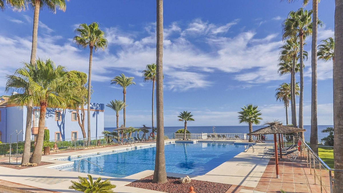 Bahia de Casares Apartment | La Perla - luxury duplex apartment near the sea