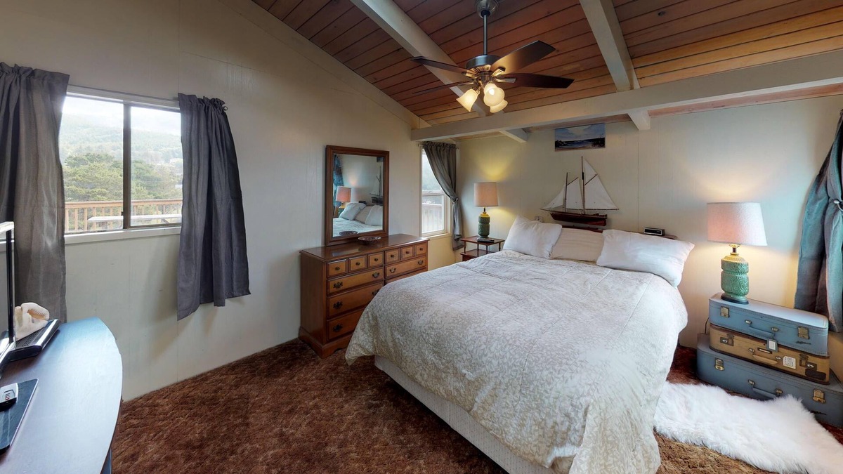 Rockaway Beach House | La Playa