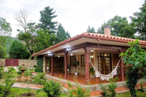 Tarija House | La Pradera, Casa de Campo Privada, 2-14 Personas - Cambio Oficial