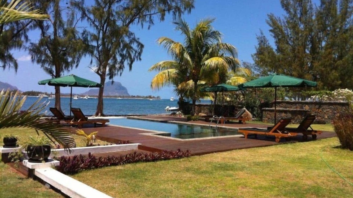 La Preneuse House | La Preneuse Beachfront 3BR w/Pool & Sunset