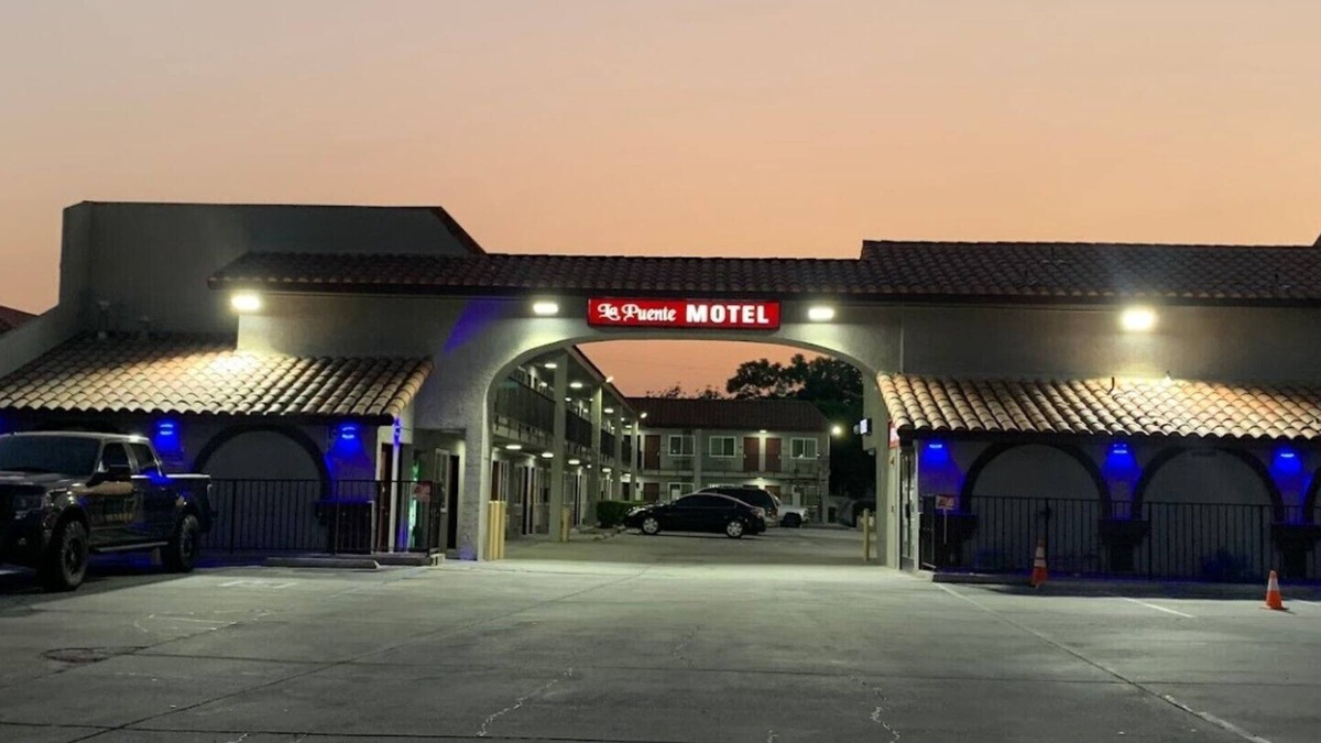 La Puente Hotel | La Puente Inn