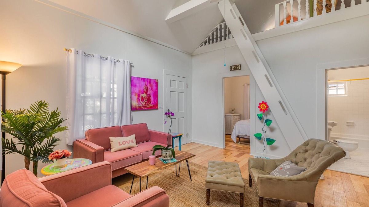 White St. Gallery Apartment | LA PUERTA PEQUENA ~ Charming 1 Bedroom, 1 Bathroom w/Loft in Old Town!