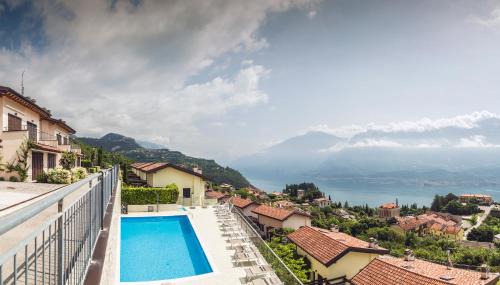 Pieve Apartment | La Quiete 09 terrace apartment by Gardadomusmea