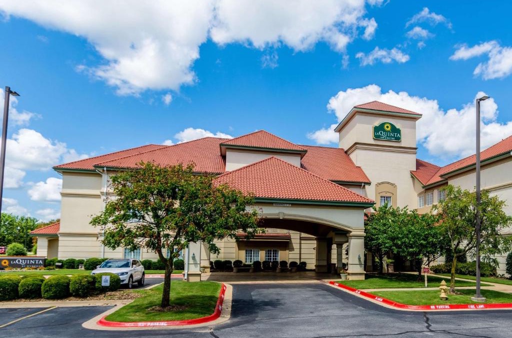 Bentonville Hotel | La Quinta by Wyndham Bentonville