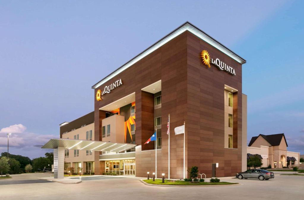 College Station Hotel | La Quinta Inn & Suites by Wyndham College Station North