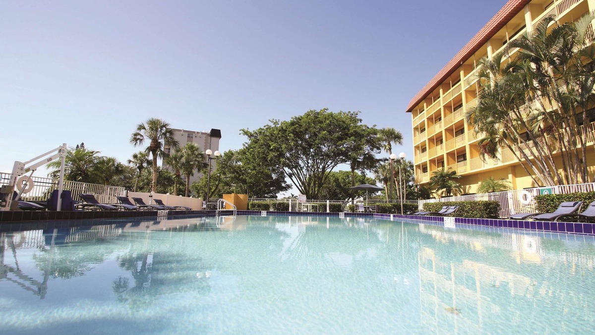 Coral Springs Hotel | La Quinta Inn & Suites by Wyndham Coral Springs Univ Dr
