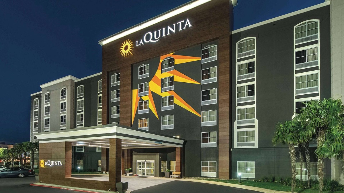 Arsenal Hotel | La Quinta Inn & Suites by Wyndham San Antonio Downtown