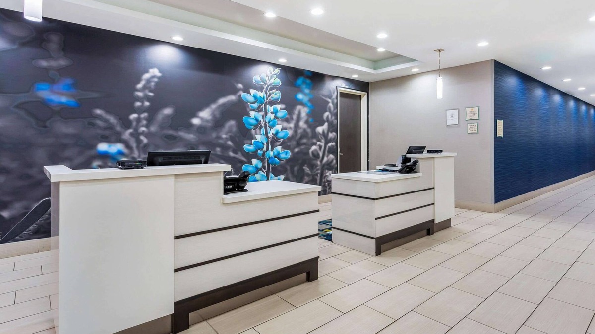 Odessa Hotel | La Quinta Inn & Suites by Wyndham Odessa N. - Sienna Tower