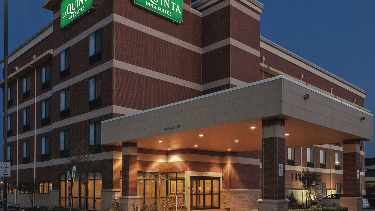 Edmond Hotel | La Quinta Inn & Suites by Wyndham Edmond