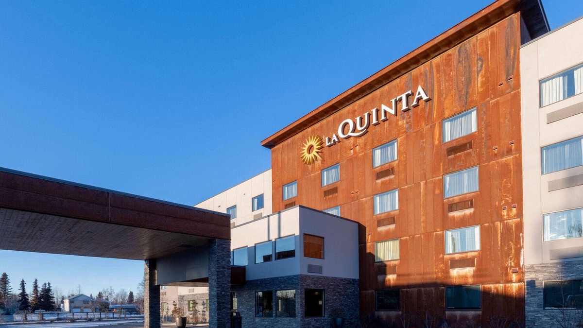 Spenard Hotel | La Quinta Inn & Suites by Wyndham Anchorage Airport