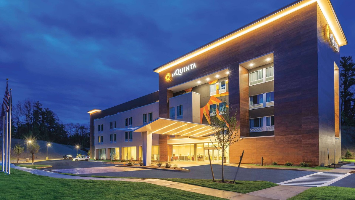 Clifton Park Hotel | La Quinta Inn & Suites by Wyndham Clifton Park/Saratoga Area