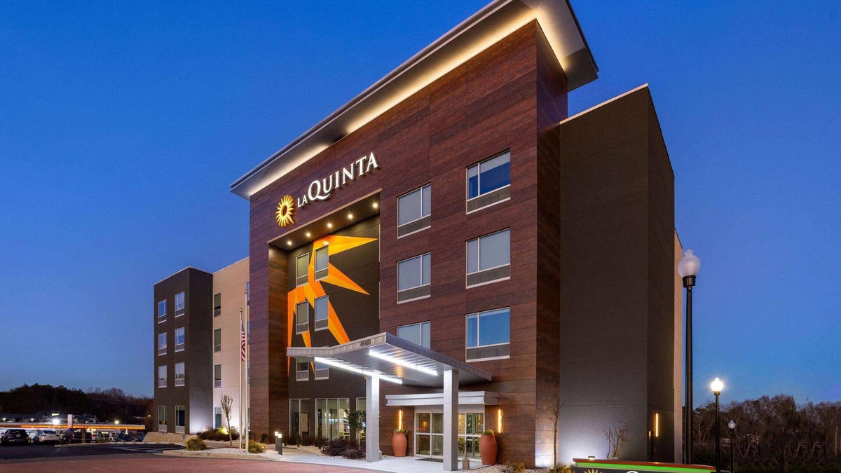 Locust Grove Hotel | La Quinta Inn & Suites by Wyndham Locust Grove