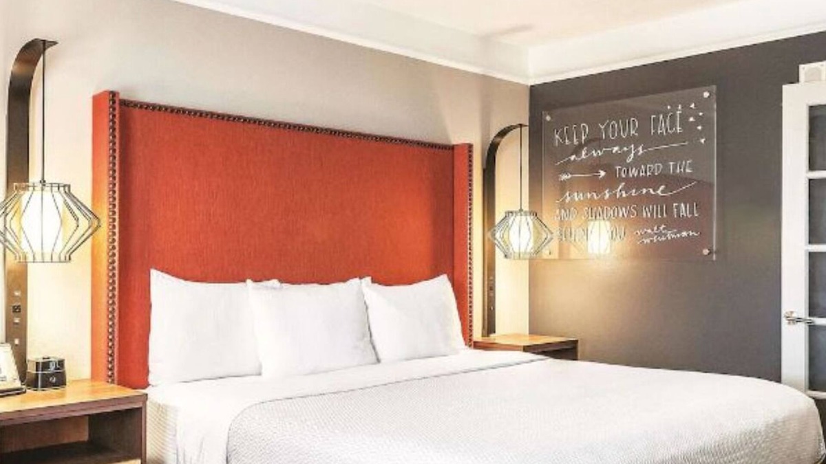 Central Business District Hotel | La Quinta New Orleans | King Suite w/Views | Outdoor Pool & Close to Jackson Sq