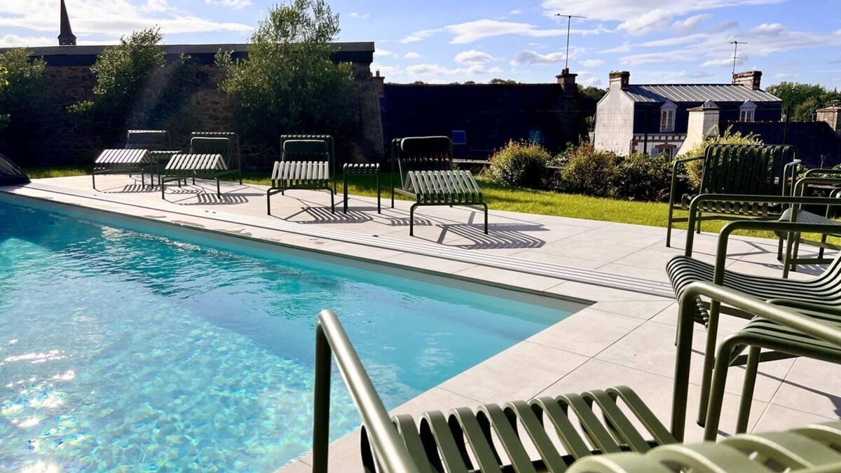 Chatelaudren Apartment | La Récréation - 1 bedroom apartment La Marelle - Covered outdoor swimming pool