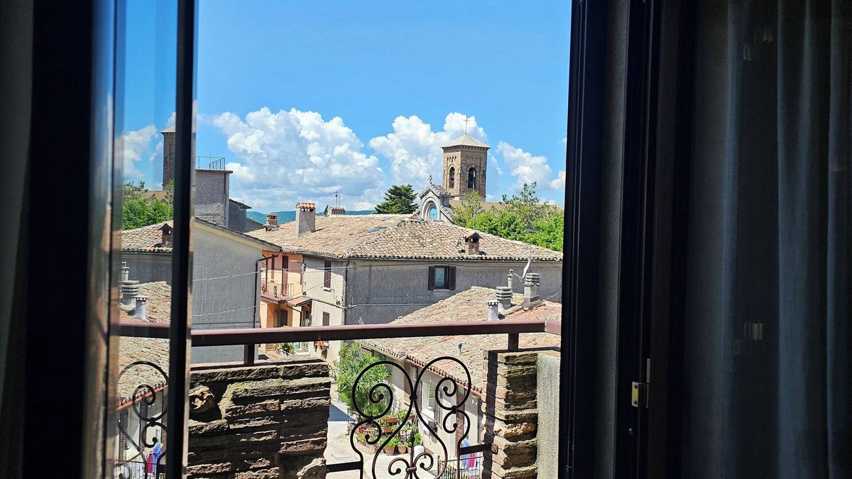 Fossato di Vico House | La Rosa dei Venti - Grecale [Country House]