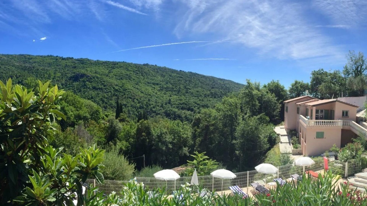 Bendejun House | La Rose - Bendejun - Gîte