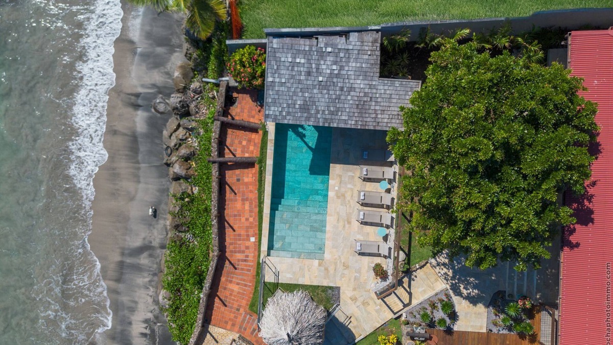 Le Diamant Villa | La Sirène du Diamant ,18 guestsnSpacious beachfront rental in Martinique :