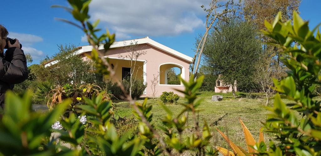 Cala Liberotto Villa | La Solidea - Villa con giardino a pochi passi da Cala Ginepro