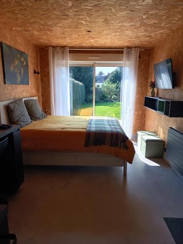 Benouville Bed & Breakfast | La Studette