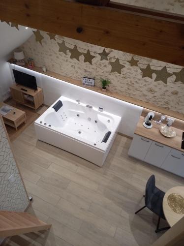 Courgains House | La Suite Etoilée - Balnéo privative