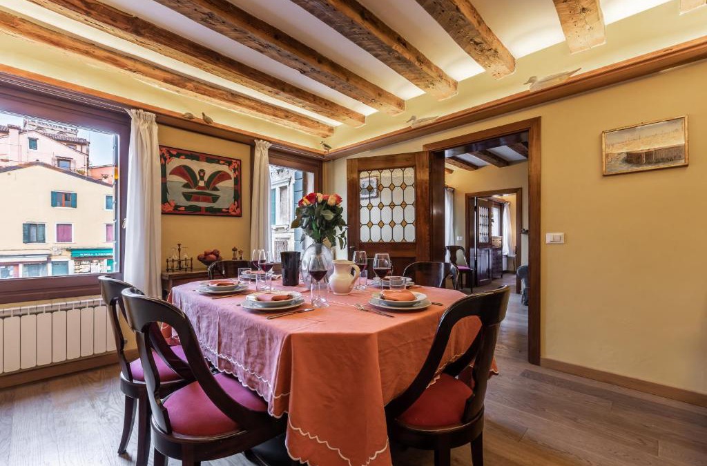 San Marco Apartment | La Tana Cozy Apartment in Campo San Maurizio