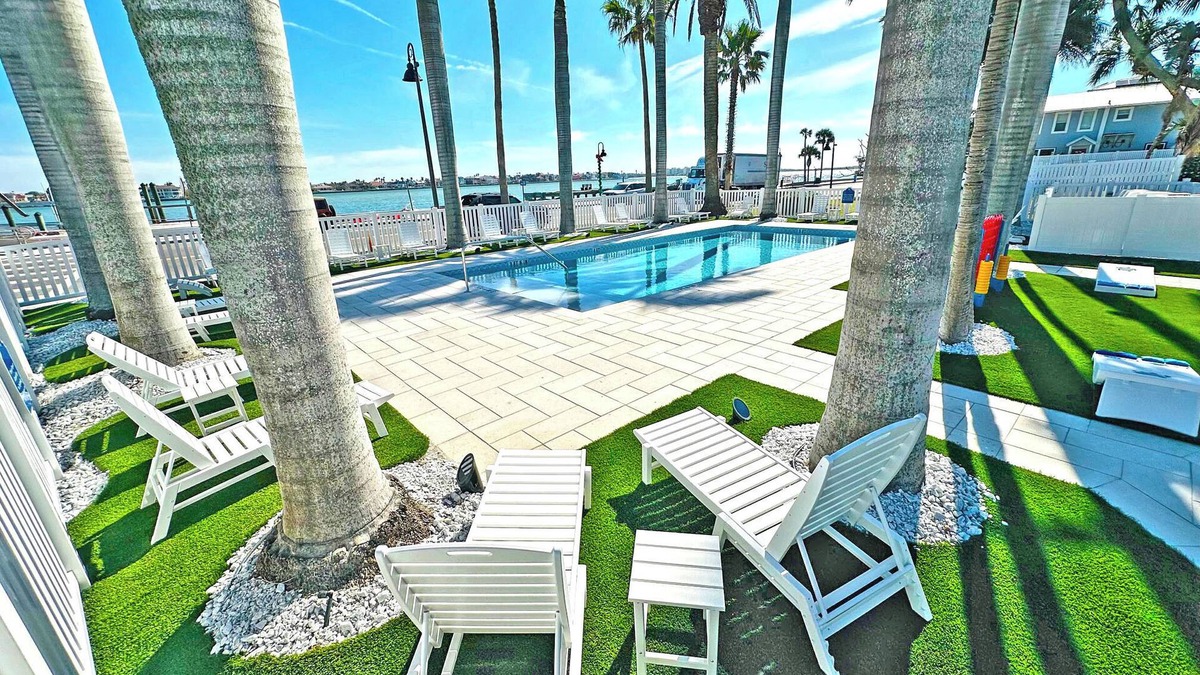 Pass-a-Grille Historic District Apartment | La Tortuga Historic Downtown Pass A Grille St Pete Beach 1