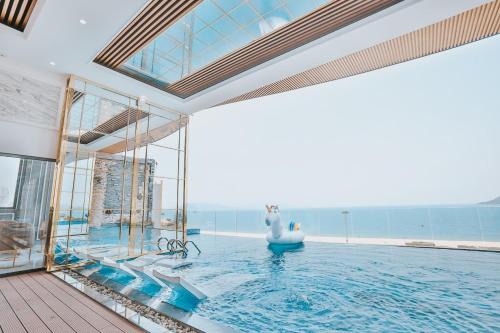 Tran Phu Beach Hotel | La Vague Hotel