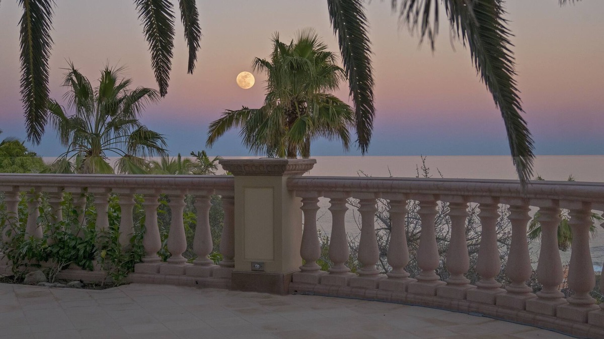 Vinorama Hotel | La Valise Los Cabos