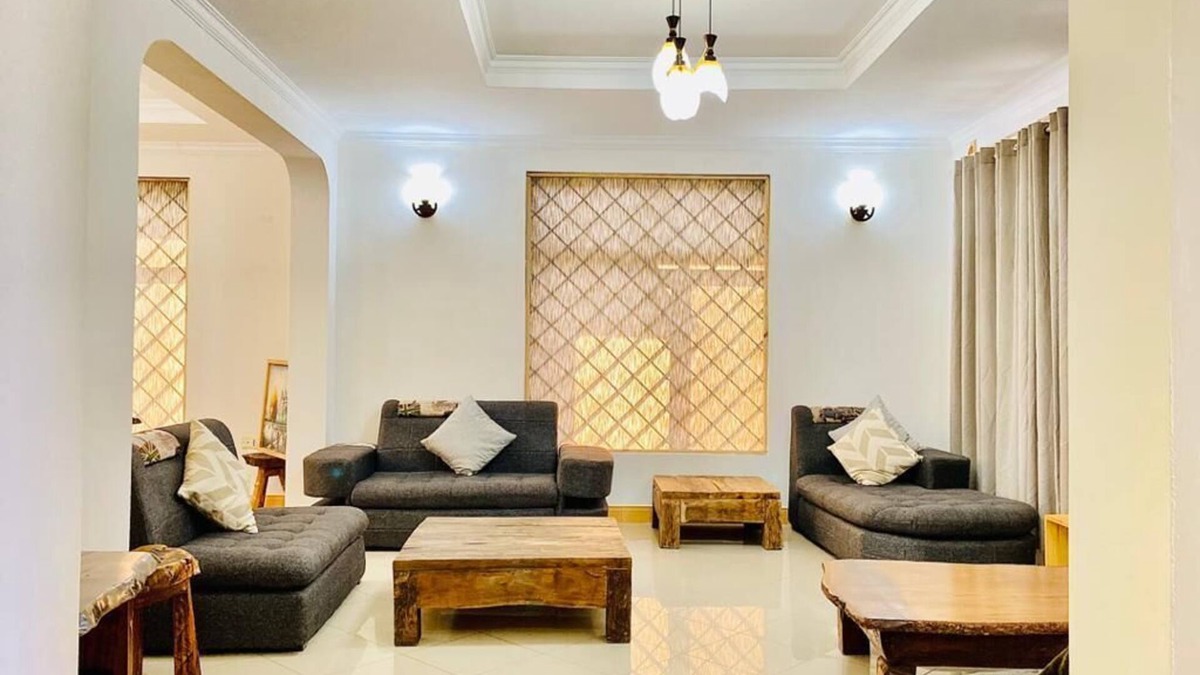 Arusha Villa | La Vida Loca' Rustic 4 bedroom villa