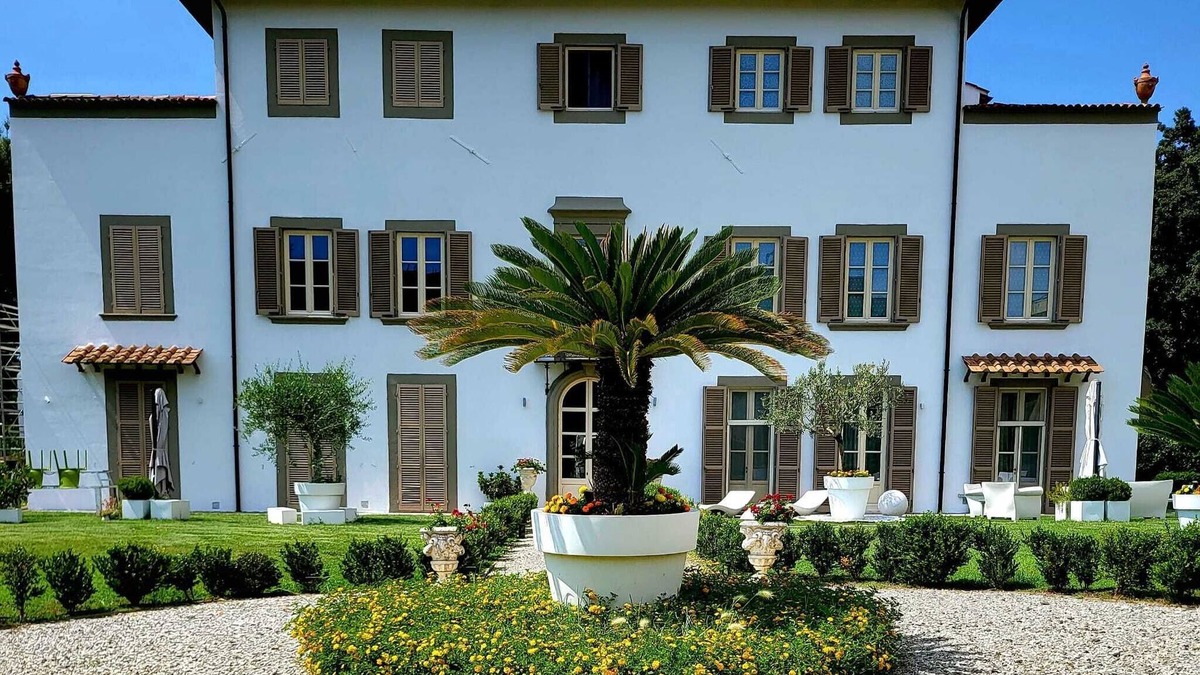 Livorno Apartment | La Villa apartments- 5 beds- Private Parking included with camera