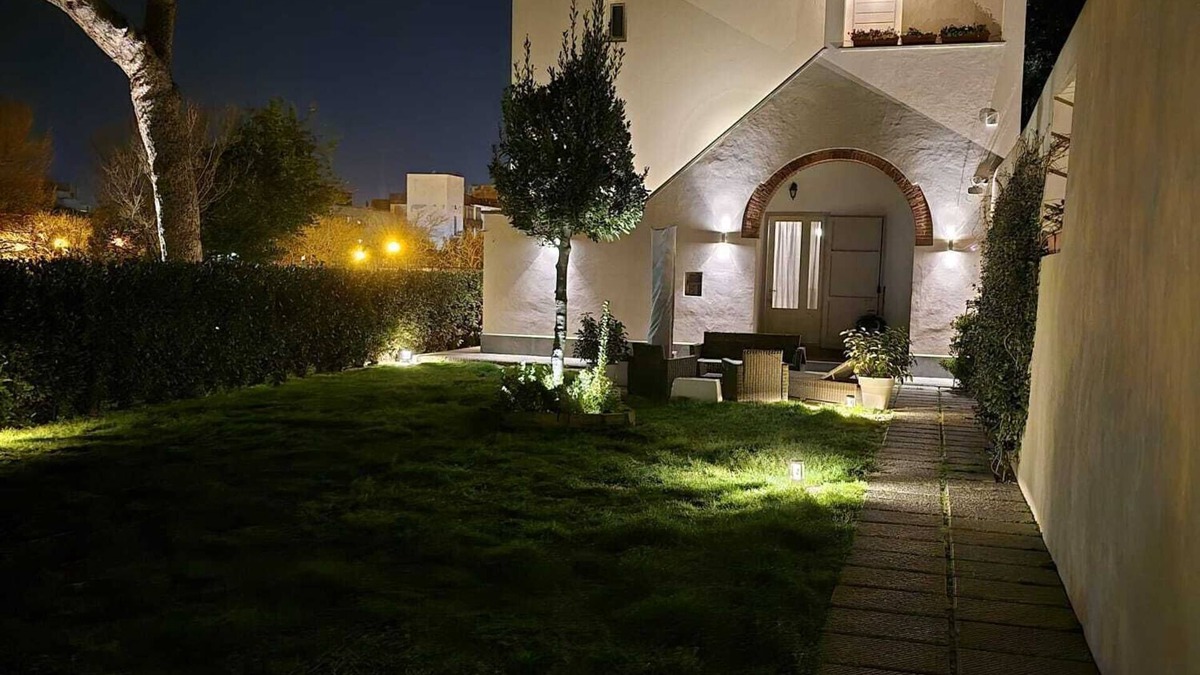 Livorno House | La Villa Apartments Tinaia- 8 beds- Private parking included with room