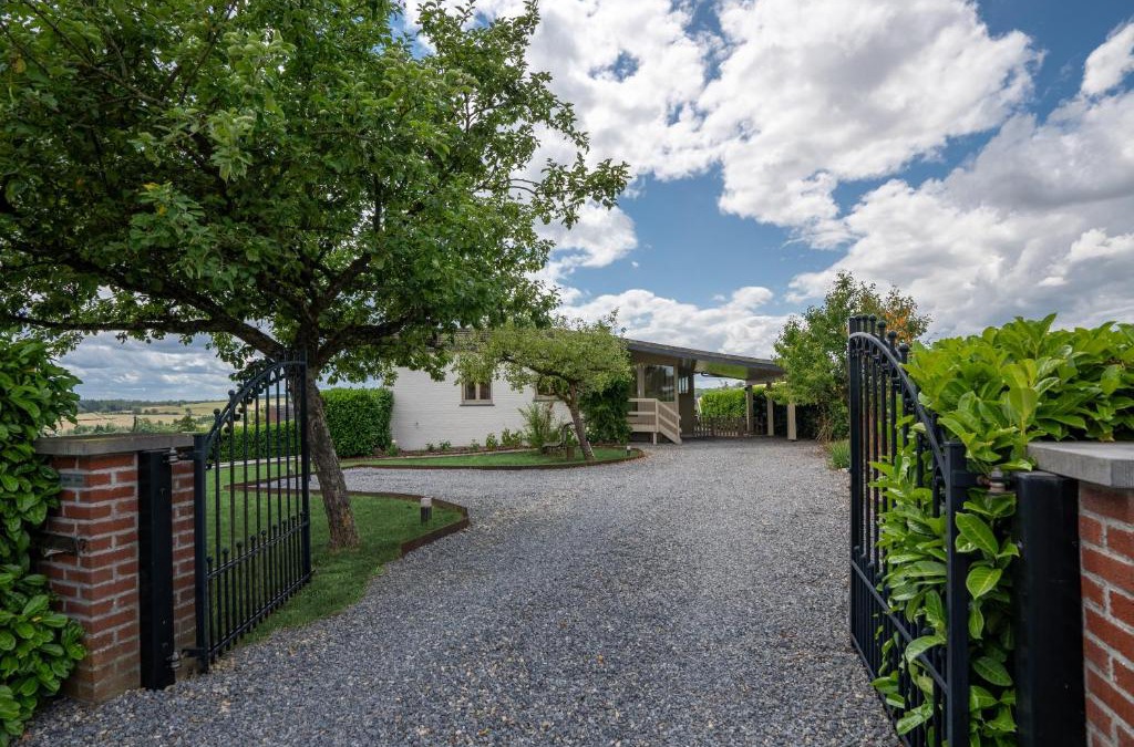 Somme-Leuze House | La Villa Ava