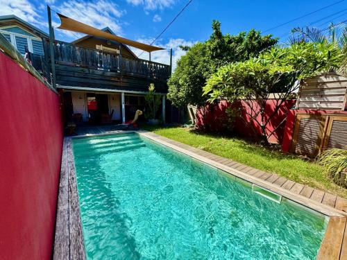 Grand Fond Villa | La Villa Libertalia avec piscine proche de la mer