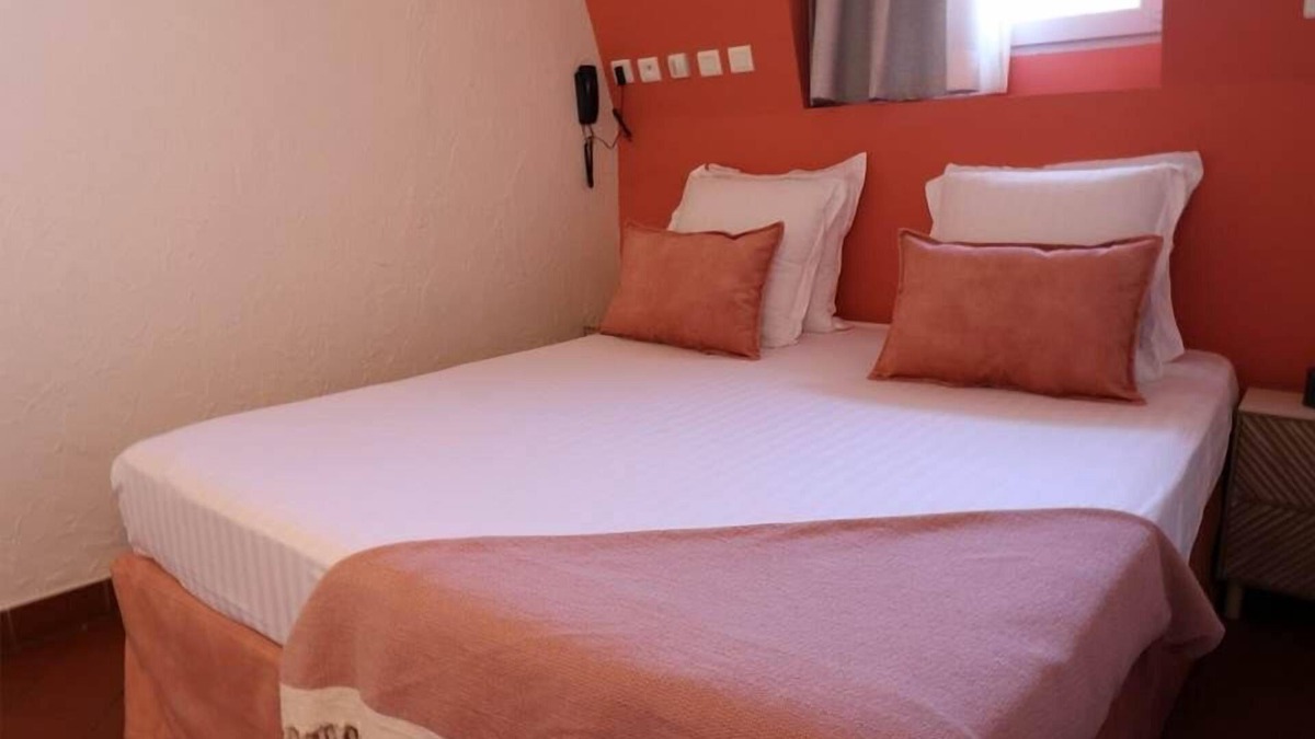 Vence Hotel | LA Villa Roseraie , Hotel Familial Ouvert Toute L Annee Animaux Acceptes