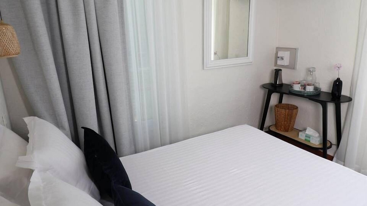 Vence Hotel | LA Villa Roseraie , Hotel Familial Ouvert Toute L Annee Animaux Acceptes