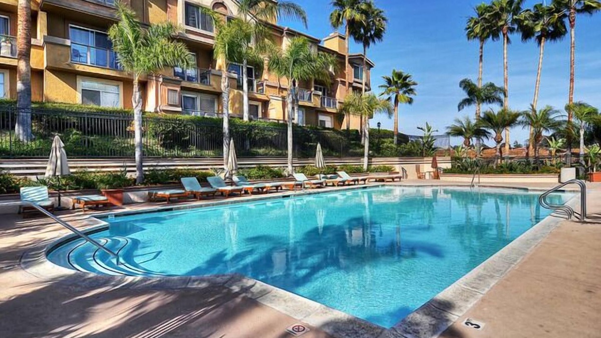 Laguna Niguel Condo | La Vista - Fireplace! 2 bed/2 bath! Pool! Ocean Breezes! 1 Car Garage