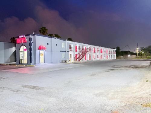 Brownsville Hotel | La Vista Motel