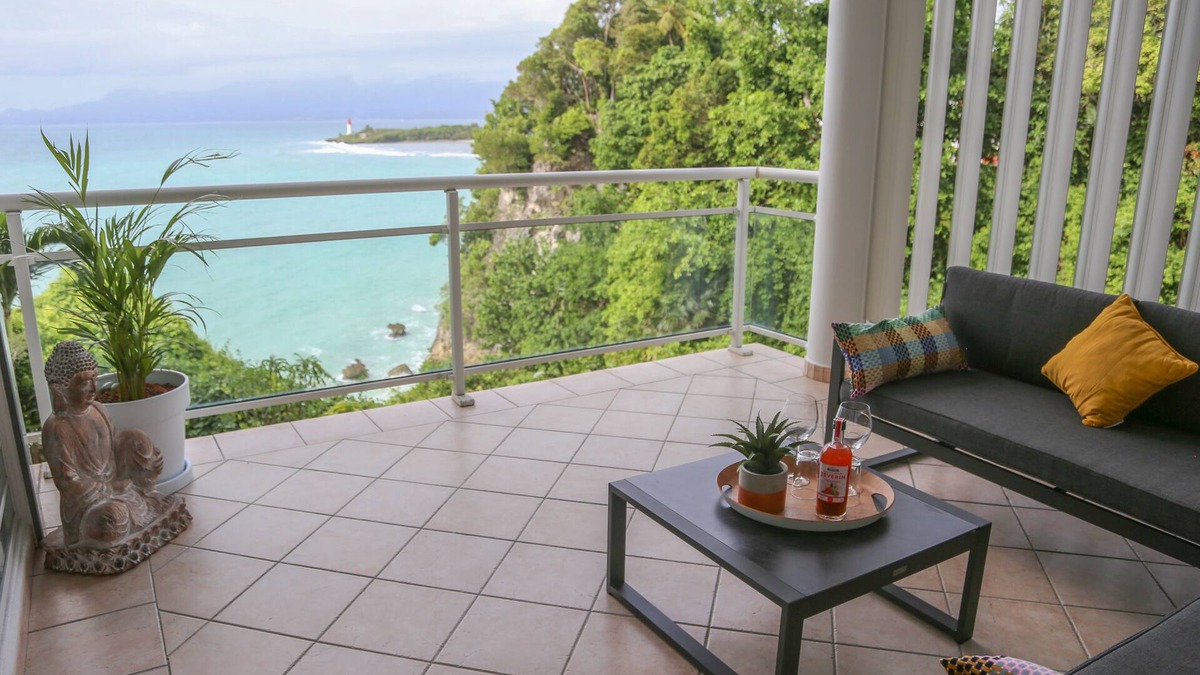 Perinet Apartment | La Vue du Phare, Vue Mer Incroyable et Acces Privée Crique