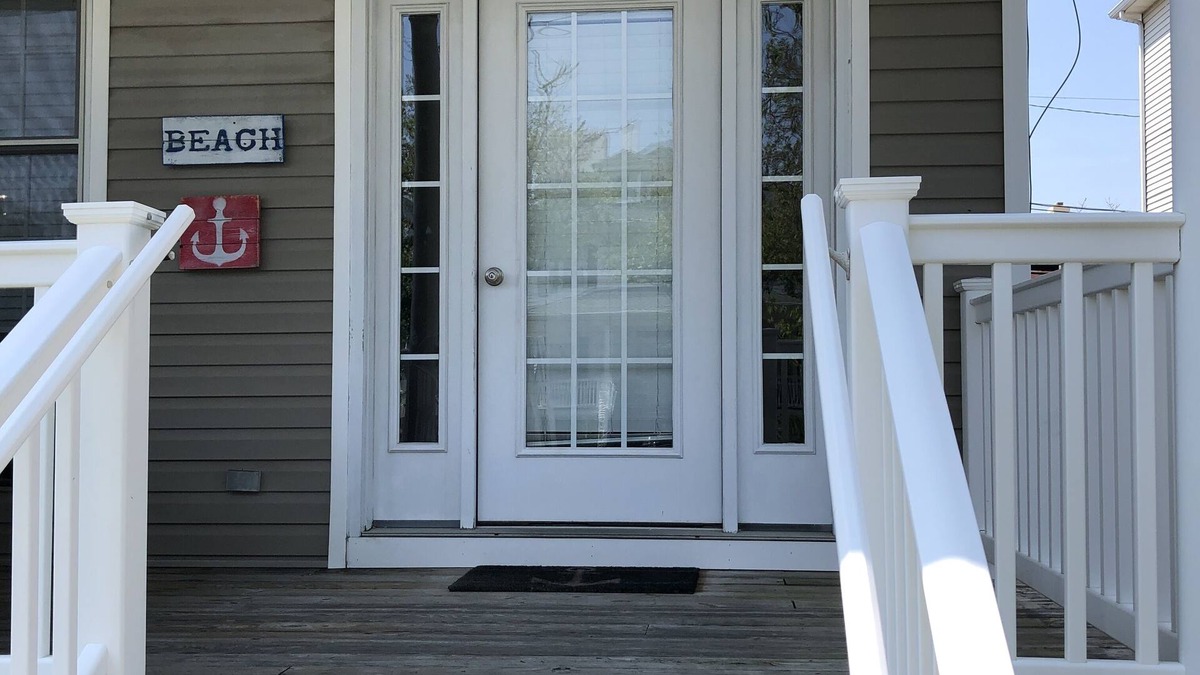 North End House | Labor Day Weekend NOW Available!