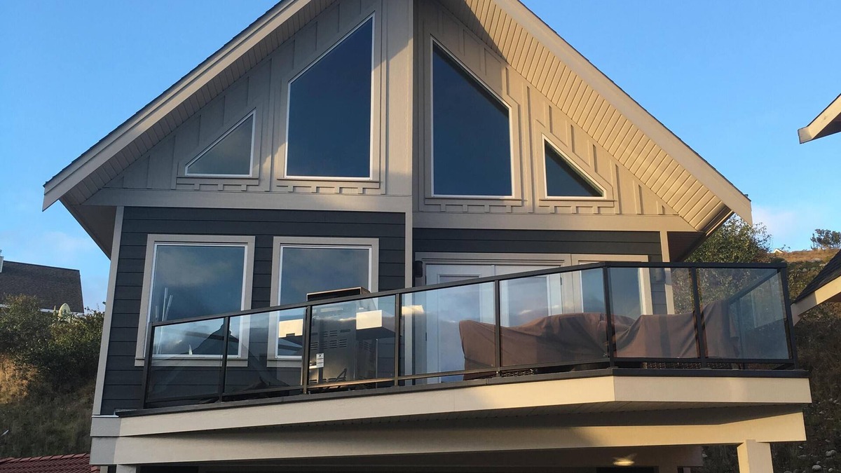 Central Okanagan Cottage | LaCasa Lakeside Resort Kelowna Cottage Short Term Rental H412233921