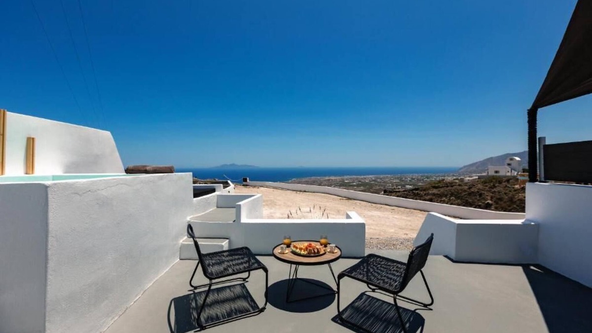 Vourvoulos Apartment | Lackos Luxury Suites
